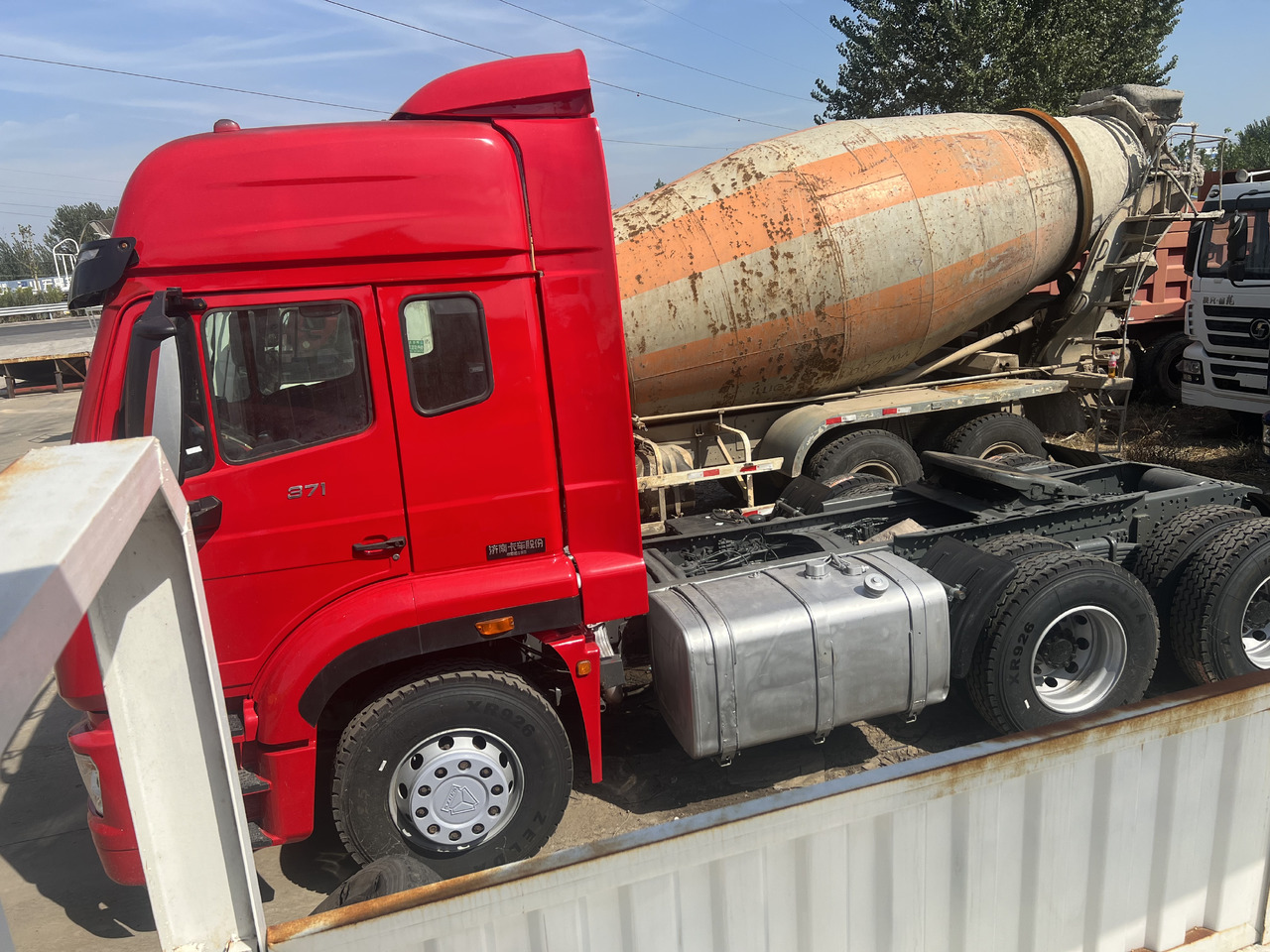 SINOTRUK HOWO trailer head - Tracteur routier: photos 5 SINOTRUK HOWO trailer head - Tracteur routier: photos 5