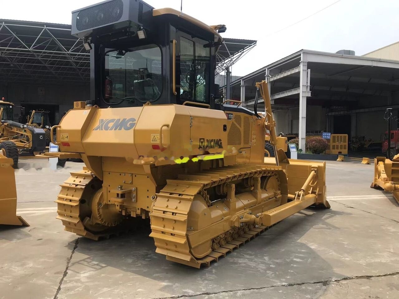 XCMG D170 - Bulldozer: photos 1 XCMG D170 - Bulldozer: photos 1