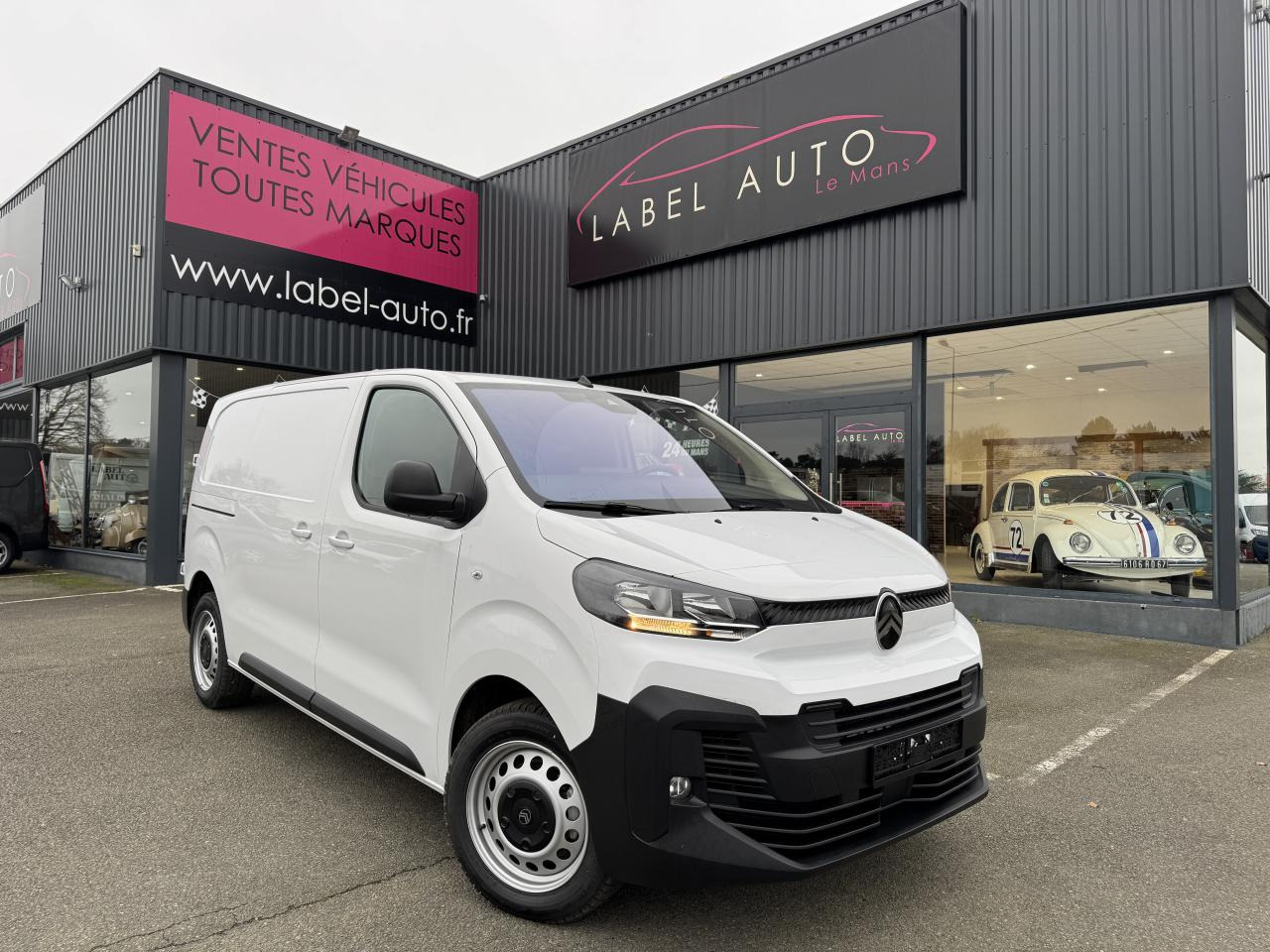 CITROEN Jumpy M 2.0 BlueHDi - 145 S&S - BV EAT8 III FOURGON . PHASE 2 - Fourgon utilitaire: photos 1 CITROEN Jumpy M 2.0 BlueHDi - 145 S&S - BV EAT8 III FOURGON . PHASE 2 - Fourgon utilitaire: photos 1