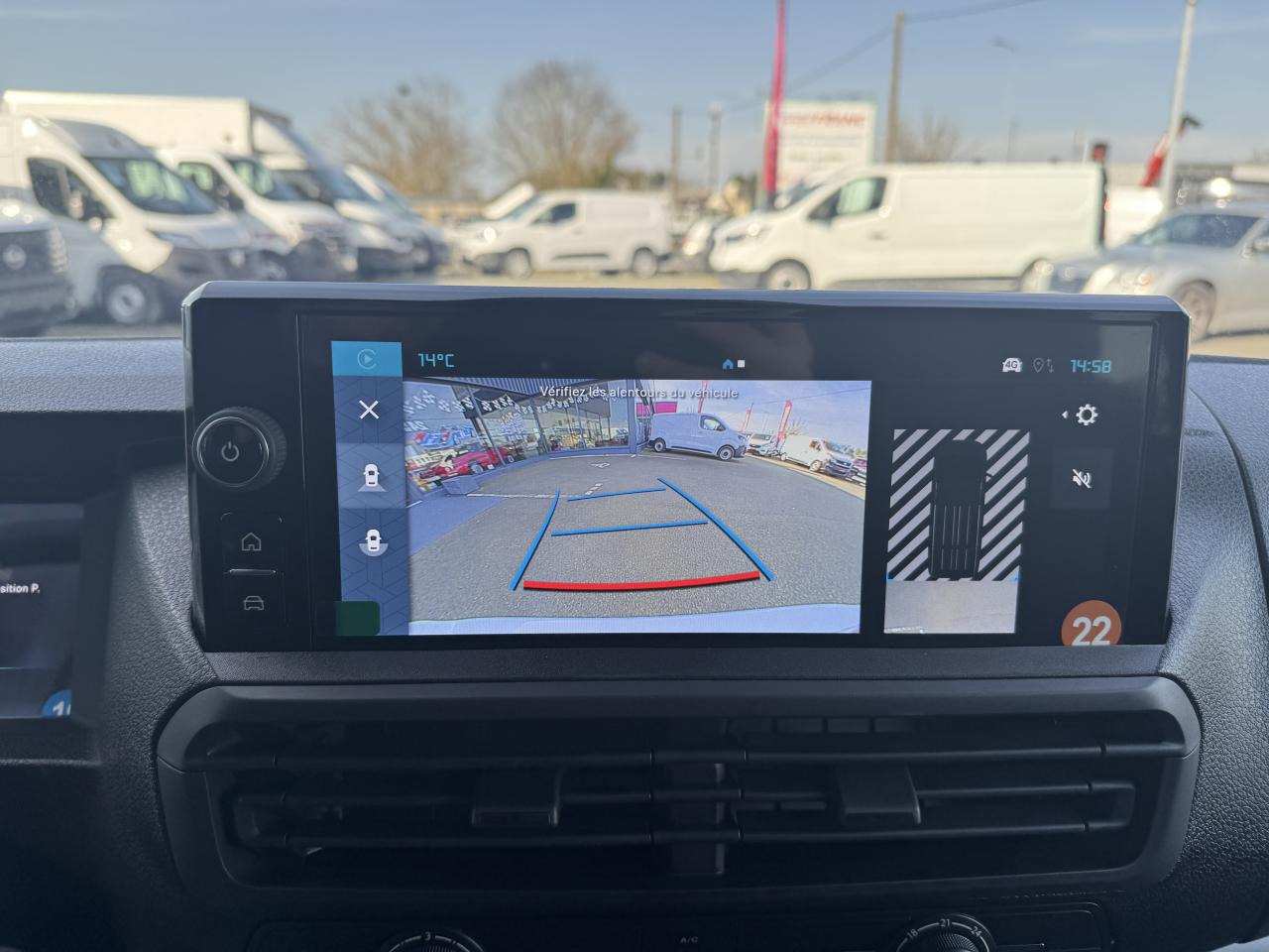 Crédit-bail de CITROEN Jumpy M 2.0 BlueHDi - 180 S&S - BV EAT8  III CABINE APPROFONDIE Cabine approfondie Fixe PHASE 2 CITROEN Jumpy M 2.0 BlueHDi - 180 S&S - BV EAT8  III CABINE APPROFONDIE Cabine approfondie Fixe PHASE 2: photos 11 Crédit-bail de CITROEN Jumpy M 2.0 BlueHDi - 180 S&S - BV EAT8  III CABINE APPROFONDIE Cabine approfondie Fixe PHASE 2 CITROEN Jumpy M 2.0 BlueHDi - 180 S&S - BV EAT8  III CABINE APPROFONDIE Cabine approfondie Fixe PHASE 2: photos 11