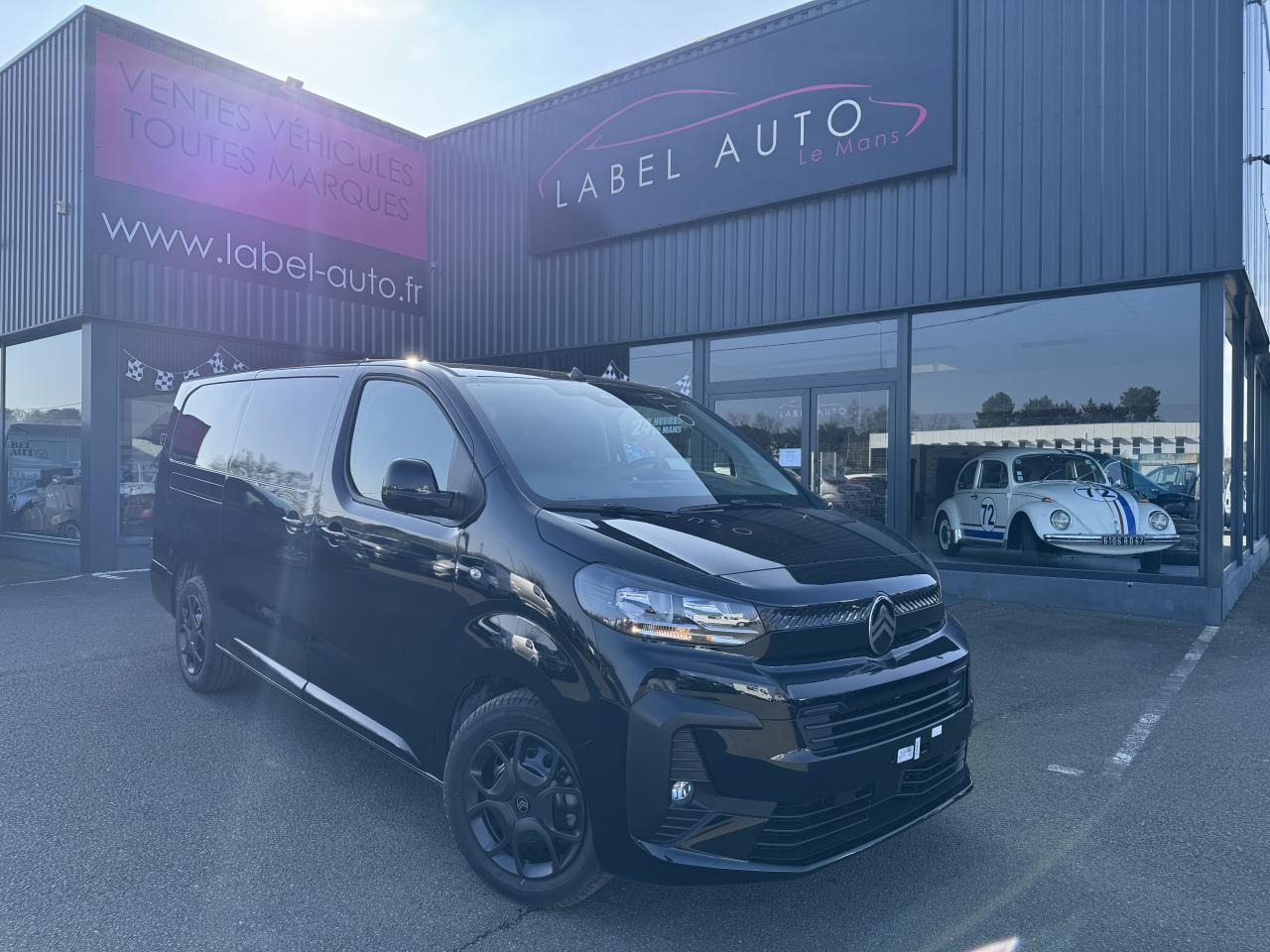 CITROEN Jumpy M 2.0 BlueHDi - 180 S&S - BV EAT8 III FOURGON . PHASE 2 - Fourgon utilitaire: photos 1 CITROEN Jumpy M 2.0 BlueHDi - 180 S&S - BV EAT8 III FOURGON . PHASE 2 - Fourgon utilitaire: photos 1