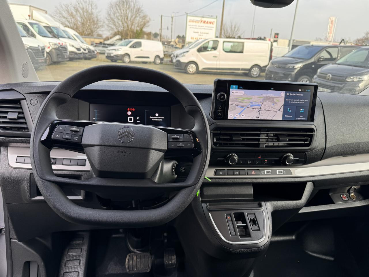 CITROEN Jumpy XL 2.0 BlueHDi - 180 S&S - BV EAT8 III FOURGON . PHASE 2 - Fourgon utilitaire: photos 4 CITROEN Jumpy XL 2.0 BlueHDi - 180 S&S - BV EAT8 III FOURGON . PHASE 2 - Fourgon utilitaire: photos 4