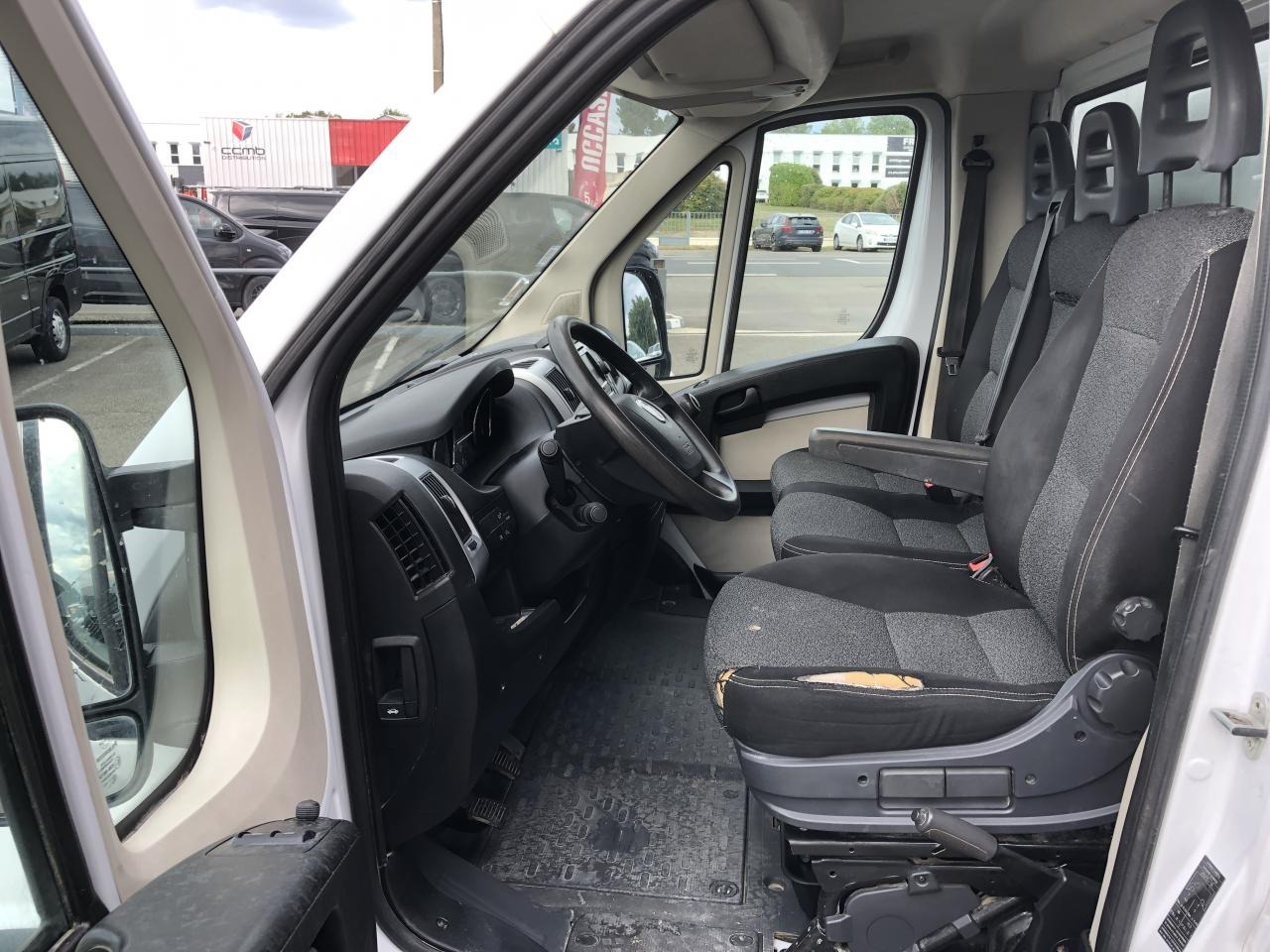 FIAT DUCATO 3T5 MAXI BENNE + COFFRE 2.3 JTD 130 CH PACK PRO NAV - Utilitaire benne: photos 5 FIAT DUCATO 3T5 MAXI BENNE + COFFRE 2.3 JTD 130 CH PACK PRO NAV - Utilitaire benne: photos 5