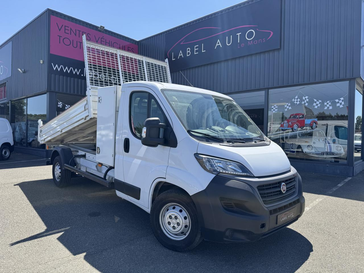 FIAT DUCATO 3T5 MAXI BENNE + COFFRE 2.3 JTD 160CH PACK PRO NAV - Utilitaire benne: photos 2 FIAT DUCATO 3T5 MAXI BENNE + COFFRE 2.3 JTD 160CH PACK PRO NAV - Utilitaire benne: photos 2