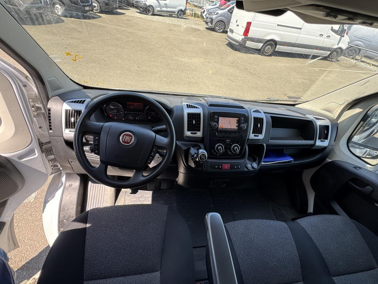 FIAT DUCATO 3T5 MAXI BENNE + COFFRE 2.3 JTD 160CH PACK PRO NAV - Utilitaire benne: photos 3 FIAT DUCATO 3T5 MAXI BENNE + COFFRE 2.3 JTD 160CH PACK PRO NAV - Utilitaire benne: photos 3