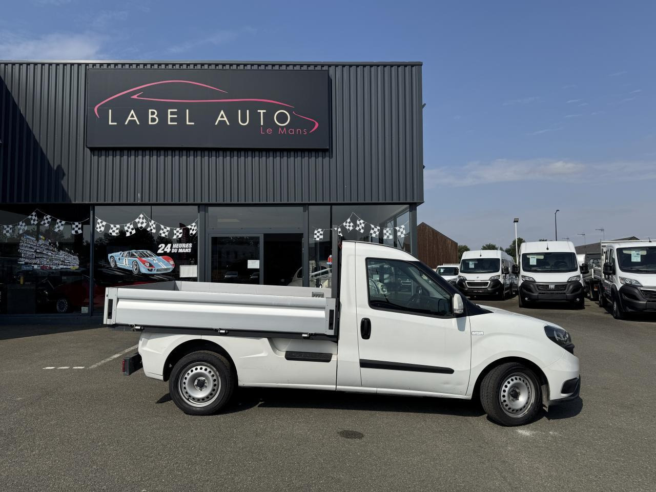 Fiat Doblo Cargo Cargo 1.6 Multijet 16V 105 ch WORK UP PLATEAU Pro Lounge - Utilitaire plateau: photos 1 Fiat Doblo Cargo Cargo 1.6 Multijet 16V 105 ch WORK UP PLATEAU Pro Lounge - Utilitaire plateau: photos 1