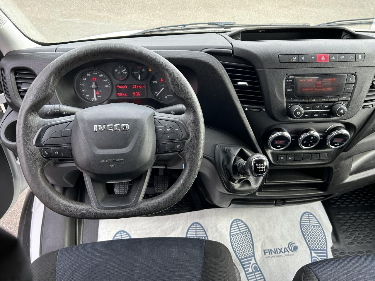 IVECO Daily 35 C 14 S&S (Quad-Leaf) CHASSIS CABINE 2014 35C/35S Chassis cabine 35 C Epmt.3.75 PHASE 3 - Utilitaire benne: photos 3 IVECO Daily 35 C 14 S&S (Quad-Leaf) CHASSIS CABINE 2014 35C/35S Chassis cabine 35 C Epmt.3.75 PHASE 3 - Utilitaire benne: photos 3