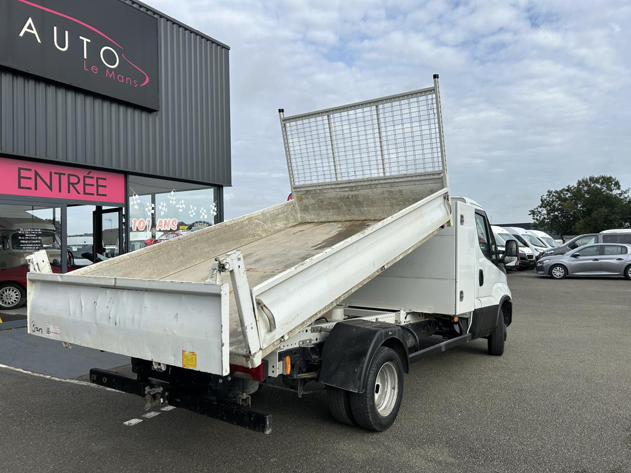 IVECO Daily 35 C 14 S&S (Quad-Leaf) CHASSIS CABINE 2014 35C/35S Chassis cabine 35 C Epmt.3.75 PHASE 3 - Utilitaire benne: photos 5 IVECO Daily 35 C 14 S&S (Quad-Leaf) CHASSIS CABINE 2014 35C/35S Chassis cabine 35 C Epmt.3.75 PHASE 3 - Utilitaire benne: photos 5