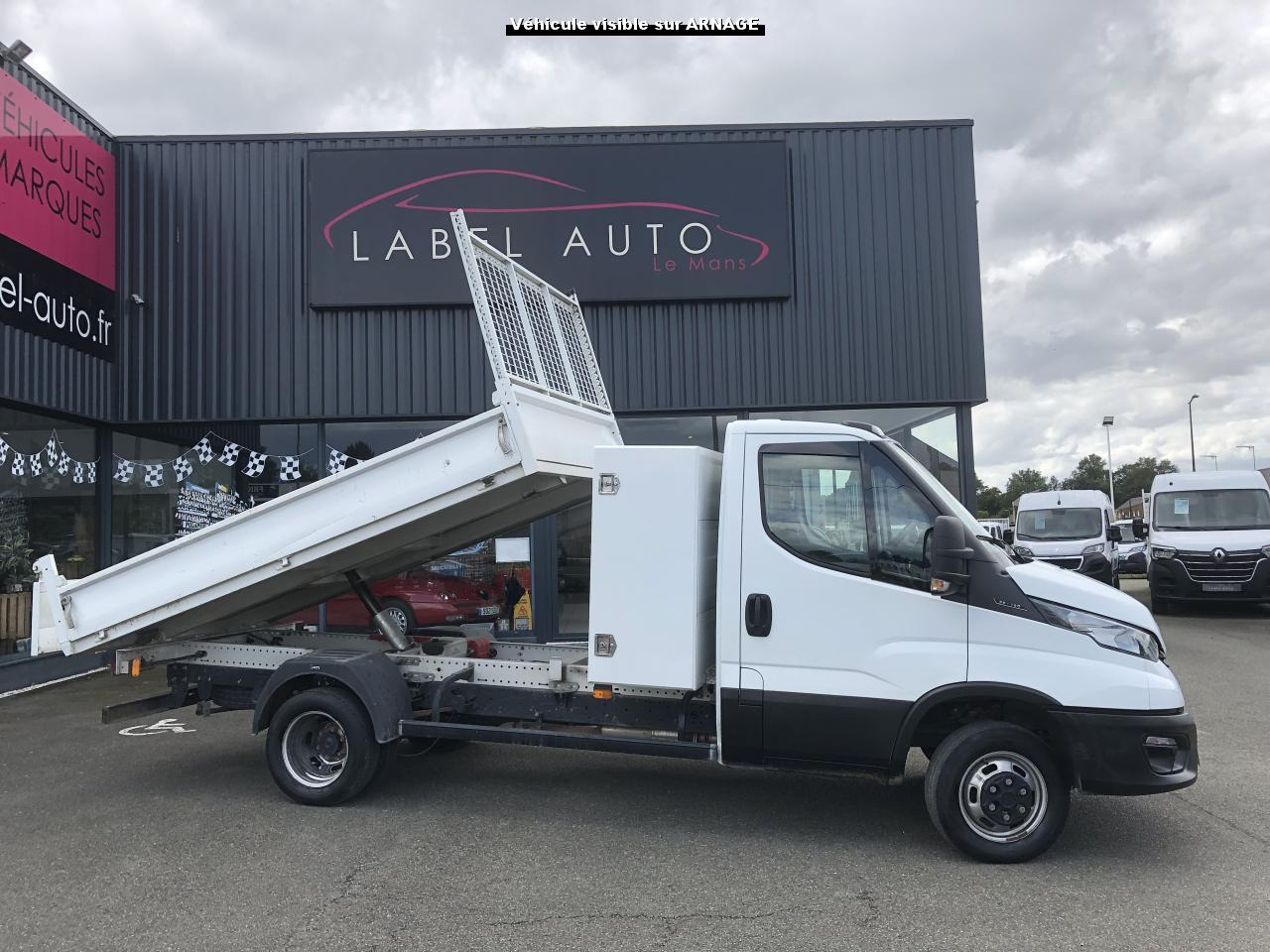 IVECO Daily 35 C 16H3.0 (Quad-Leaf) CHASSIS CABINE 2014 35C/35S Chassis cabine 35 C Epmt.3.75 PHASE 4 - Utilitaire benne: photos 1 IVECO Daily 35 C 16H3.0 (Quad-Leaf) CHASSIS CABINE 2014 35C/35S Chassis cabine 35 C Epmt.3.75 PHASE 4 - Utilitaire benne: photos 1