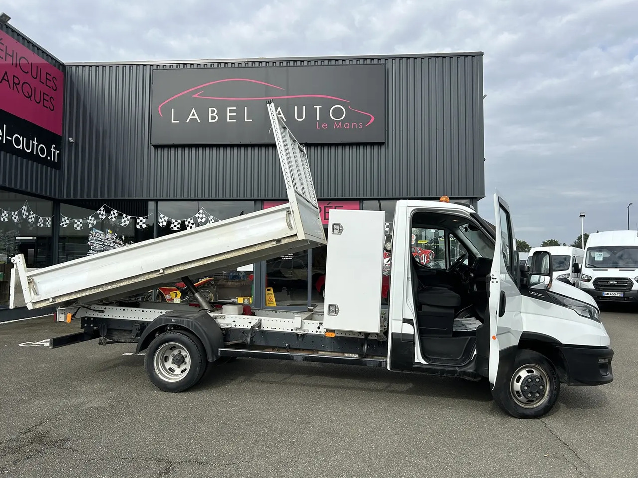Iveco Daily 35C14 D EMPATTEMENT 3750 - Utilitaire benne: photos 1 Iveco Daily 35C14 D EMPATTEMENT 3750 - Utilitaire benne: photos 1