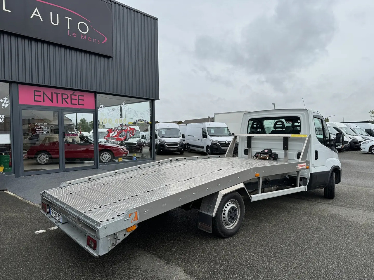 Iveco Daily 35S16H3.0 EMPATTEMENT 4100 - Remorqueuse: photos 5 Iveco Daily 35S16H3.0 EMPATTEMENT 4100 - Remorqueuse: photos 5