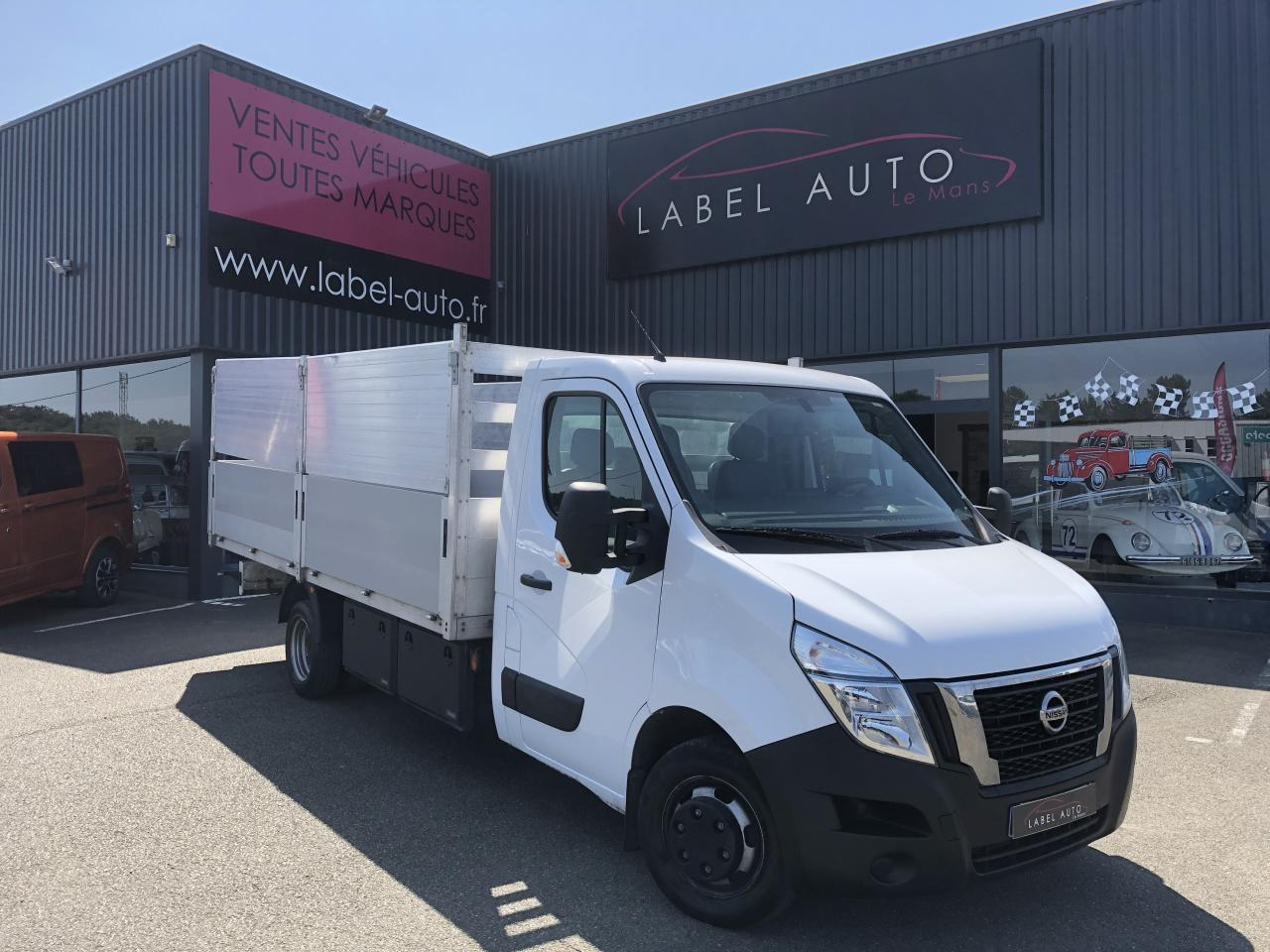 NISSAN INTERSTAR 3T5 2.3 DCI 165CH PLATEAU RIDELLES 4M50 - Utilitaire plateau: photos 2 NISSAN INTERSTAR 3T5 2.3 DCI 165CH PLATEAU RIDELLES 4M50 - Utilitaire plateau: photos 2