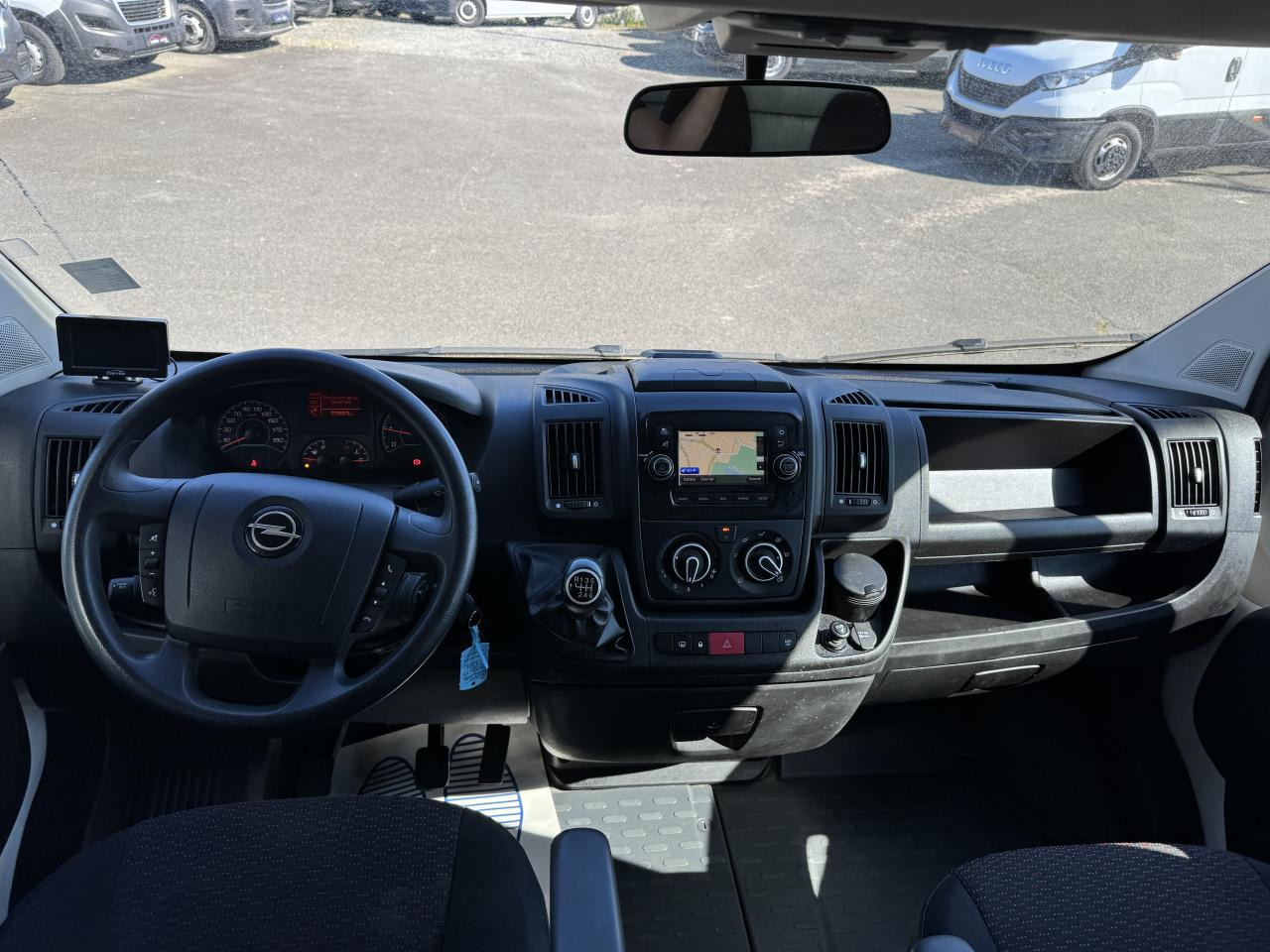 OPEL MOVANO 3T5 BENNE + COFFRE DOUBLE CABINE 6PL 2.2 HDI 165CH - Utilitaire benne: photos 3 OPEL MOVANO 3T5 BENNE + COFFRE DOUBLE CABINE 6PL 2.2 HDI 165CH - Utilitaire benne: photos 3