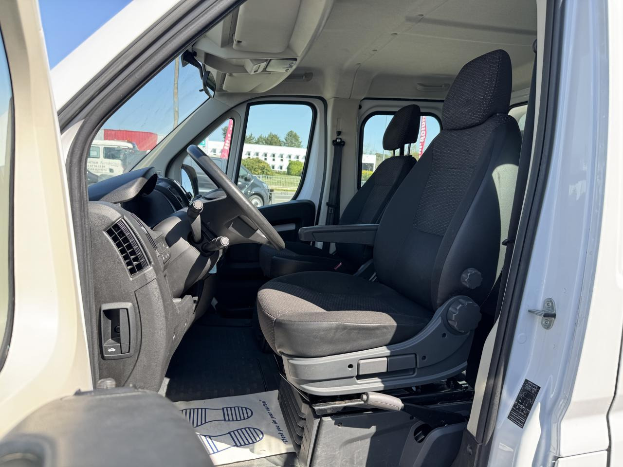 OPEL MOVANO 3T5 BENNE + COFFRE DOUBLE CABINE 6PL 2.2 HDI 165CH - Utilitaire benne: photos 4 OPEL MOVANO 3T5 BENNE + COFFRE DOUBLE CABINE 6PL 2.2 HDI 165CH - Utilitaire benne: photos 4