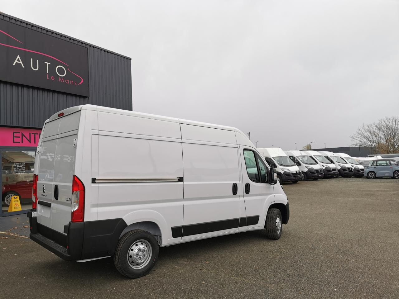 Fourgon utilitaire neuf PEUGEOT Boxer 3.5t L2H2 2.2 HDi S&S Maxi - 140  III FOURGON TOLE Fourgon Tolé 435 L2H2 PHASE 3: photos 6