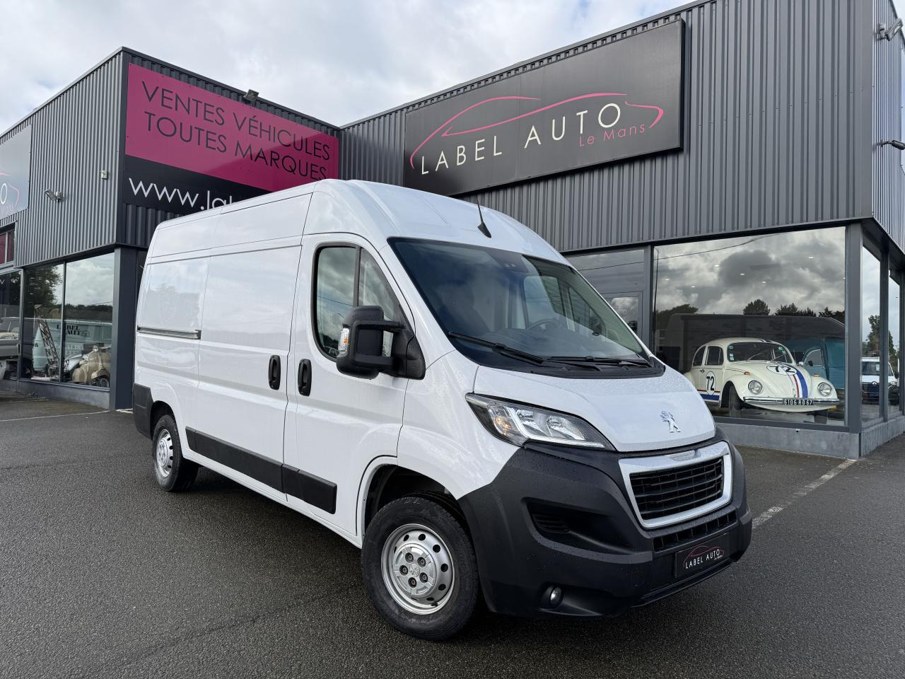 Fourgon utilitaire Peugeot Boxer 333 L2H2 2.2 BLUEHDI S&S 140CH ASPHALT: photos 1