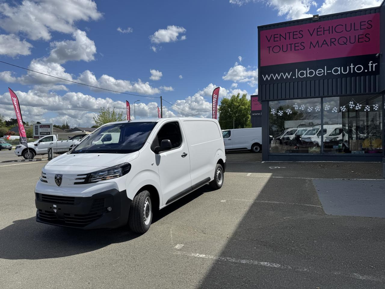 Peugeot Expert M 2.0 BLUEHDI 145CH PACK PREMIUM CONNECT - Fourgon utilitaire: photos 5 Peugeot Expert M 2.0 BLUEHDI 145CH PACK PREMIUM CONNECT - Fourgon utilitaire: photos 5