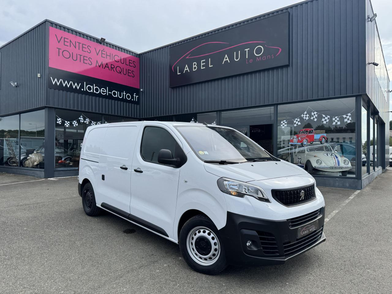 Peugeot Expert STANDARD 2.0 BLUEHDI 180CH S&S ASPHALT EAT8 - Fourgon utilitaire: photos 1 Peugeot Expert STANDARD 2.0 BLUEHDI 180CH S&S ASPHALT EAT8 - Fourgon utilitaire: photos 1