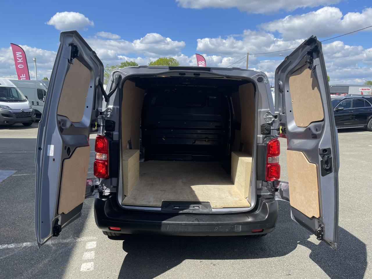 Peugeot Expert Standard 2.0 BlueHDI -180CH EAT8 ASPHALT - Fourgon utilitaire: photos 3 Peugeot Expert Standard 2.0 BlueHDI -180CH EAT8 ASPHALT - Fourgon utilitaire: photos 3