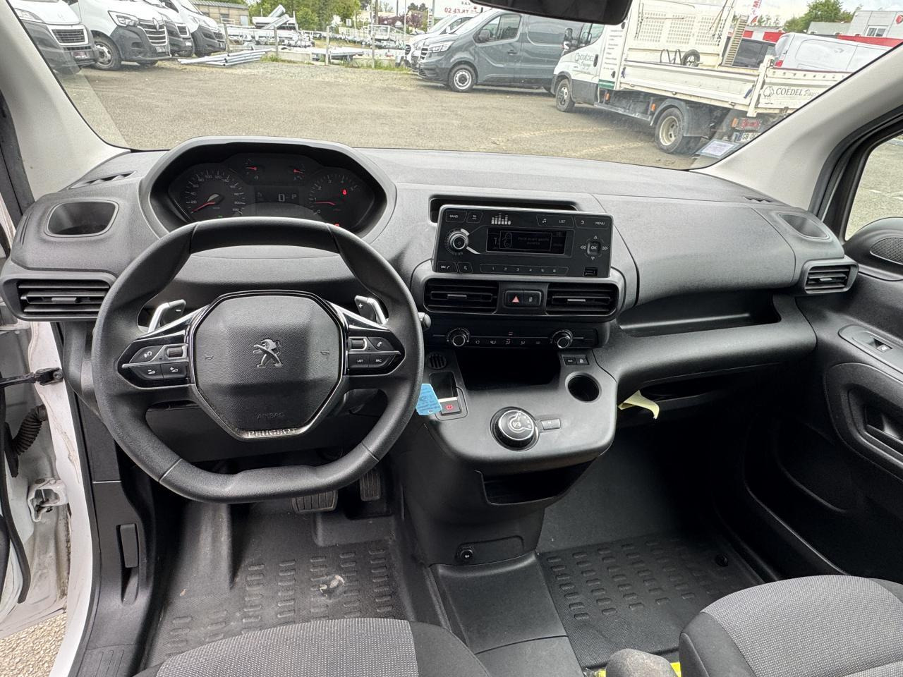Peugeot Partner PEUGEOT M 650 KG 1.5 HDI 130 CH EAT-8 2 PL PREMIUM - Fourgonnette: photos 3 Peugeot Partner PEUGEOT M 650 KG 1.5 HDI 130 CH EAT-8 2 PL PREMIUM - Fourgonnette: photos 3