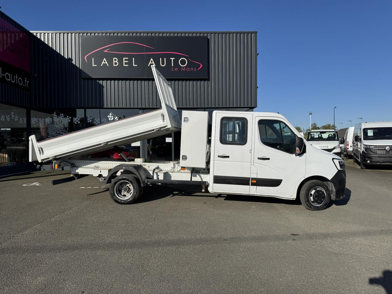 RENAULT MASTER 3T5 BENNE + COFFRE RJ DOUBLE CABINE 6 PL 2.3 DCI 130 CH CONFORT - Utilitaire benne: photos 1 RENAULT MASTER 3T5 BENNE + COFFRE RJ DOUBLE CABINE 6 PL 2.3 DCI 130 CH CONFORT - Utilitaire benne: photos 1