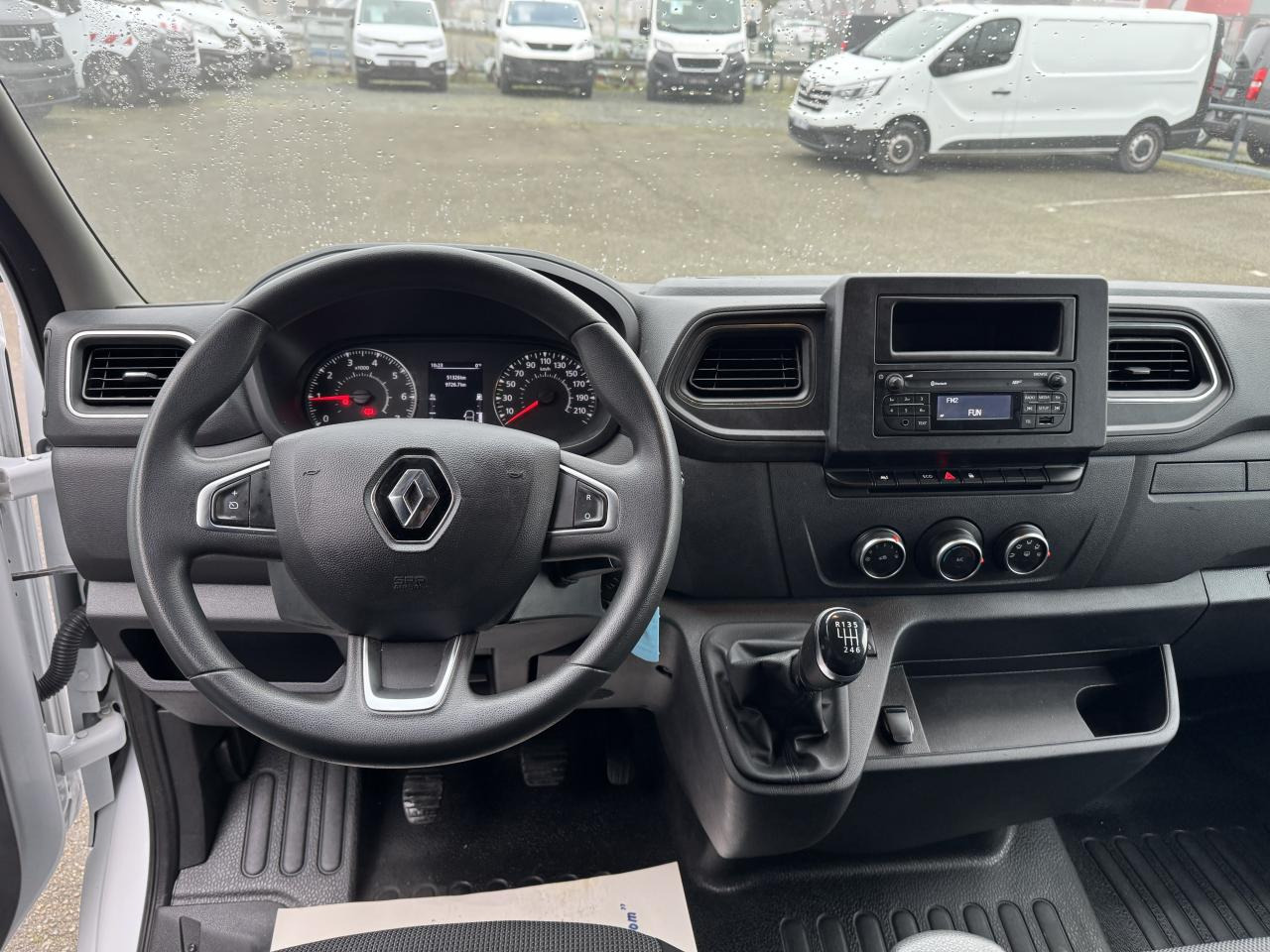 RENAULT MASTER 3T5 CAISSE 20M3 HAYON 2.3 DCI 145CH GRAND CONFORT - Fourgon grand volume: photos 5 RENAULT MASTER 3T5 CAISSE 20M3 HAYON 2.3 DCI 145CH GRAND CONFORT - Fourgon grand volume: photos 5