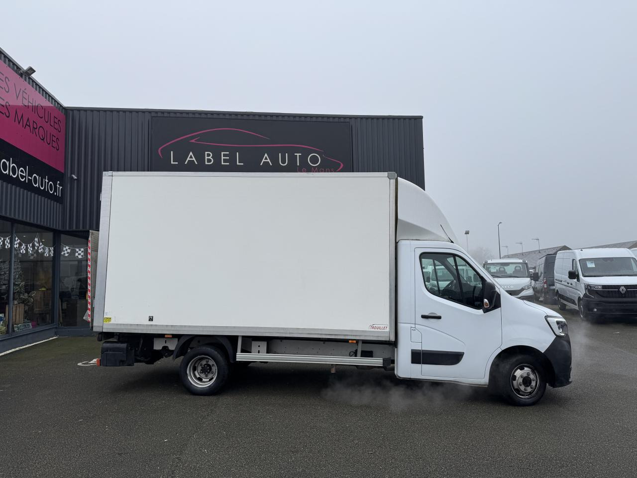 RENAULT Master Confort R3500 L2 2.3 dCi - 130 III CHASSIS CABINE Châssis Cabine L2 Propulsion PHASE 3 - Fourgon grand volume: photos 1 RENAULT Master Confort R3500 L2 2.3 dCi - 130 III CHASSIS CABINE Châssis Cabine L2 Propulsion PHASE 3 - Fourgon grand volume: photos 1