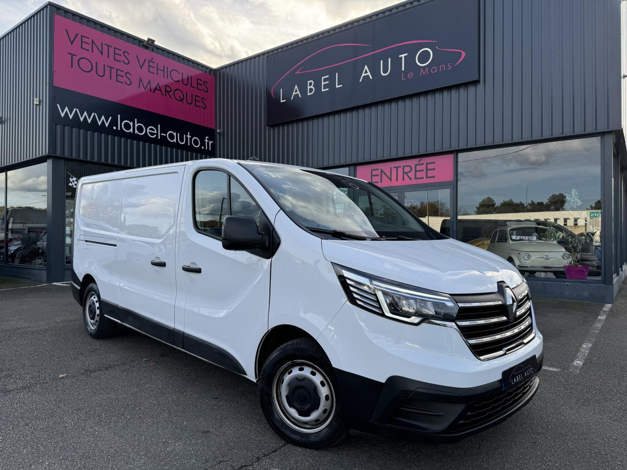 RENAULT TRAFIC L2H1 2.0 DCI 130CH GRAND CONFORT - Fourgon utilitaire: photos 1 RENAULT TRAFIC L2H1 2.0 DCI 130CH GRAND CONFORT - Fourgon utilitaire: photos 1