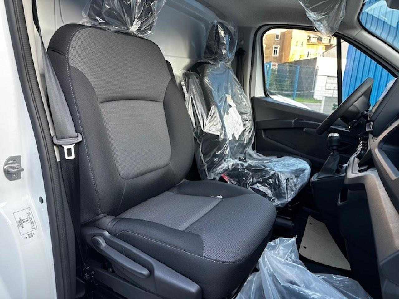 RENAULT Trafic L2H1 3000 Kg 2.0 Blue dCi - 130 L2H1 2 places - Fourgon utilitaire: photos 4 RENAULT Trafic L2H1 3000 Kg 2.0 Blue dCi - 130 L2H1 2 places - Fourgon utilitaire: photos 4