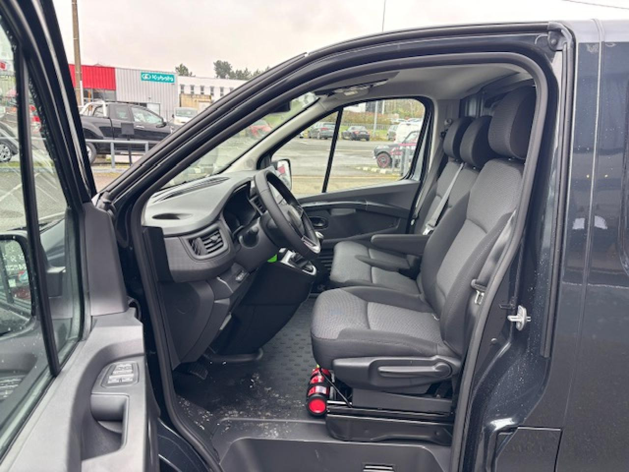 RENAULT Trafic L2H1 3000 Kg 2.0 Blue dCi - 150 2024  III FOURGON Fourgon Advance L2H1 PHASE 3 - Fourgon utilitaire: photos 5 RENAULT Trafic L2H1 3000 Kg 2.0 Blue dCi - 150 2024  III FOURGON Fourgon Advance L2H1 PHASE 3 - Fourgon utilitaire: photos 5