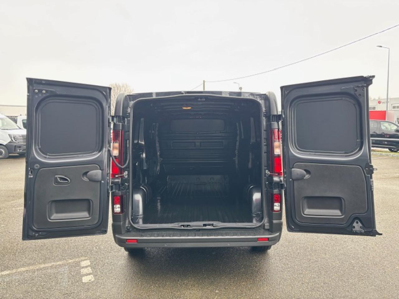 RENAULT Trafic L2H1 3000 Kg 2.0 Blue dCi - 150 2024  III FOURGON Fourgon Advance L2H1 PHASE 3 - Fourgon utilitaire: photos 3 RENAULT Trafic L2H1 3000 Kg 2.0 Blue dCi - 150 2024  III FOURGON Fourgon Advance L2H1 PHASE 3 - Fourgon utilitaire: photos 3