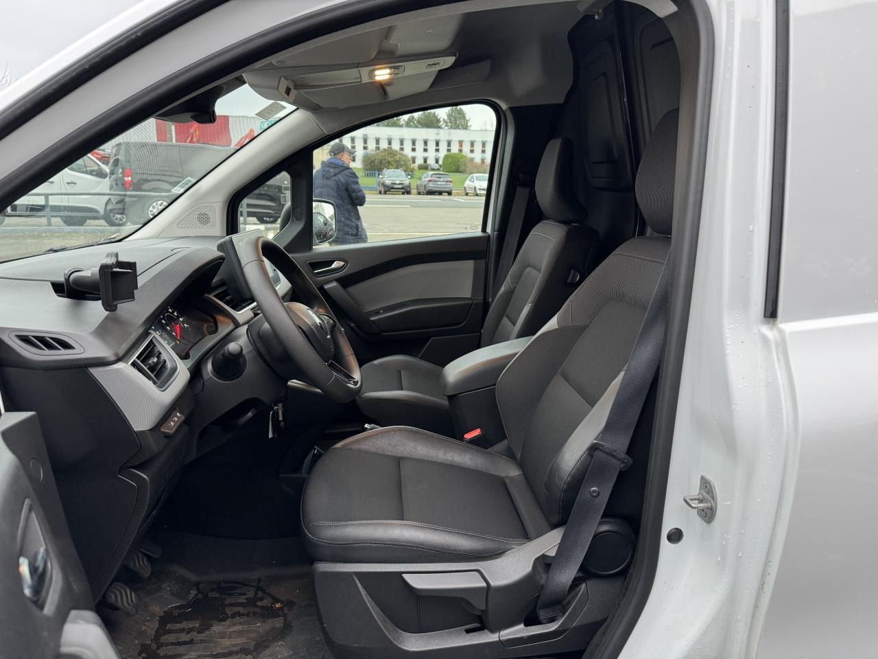 Renault Express 1.5 BLUE DCI 95CH CONFORT 22 - Fourgonnette: photos 5 Renault Express 1.5 BLUE DCI 95CH CONFORT 22 - Fourgonnette: photos 5