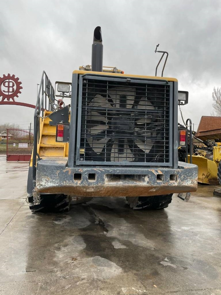 Chargeuse sur pneus Komatsu WA 600-6: photos 18