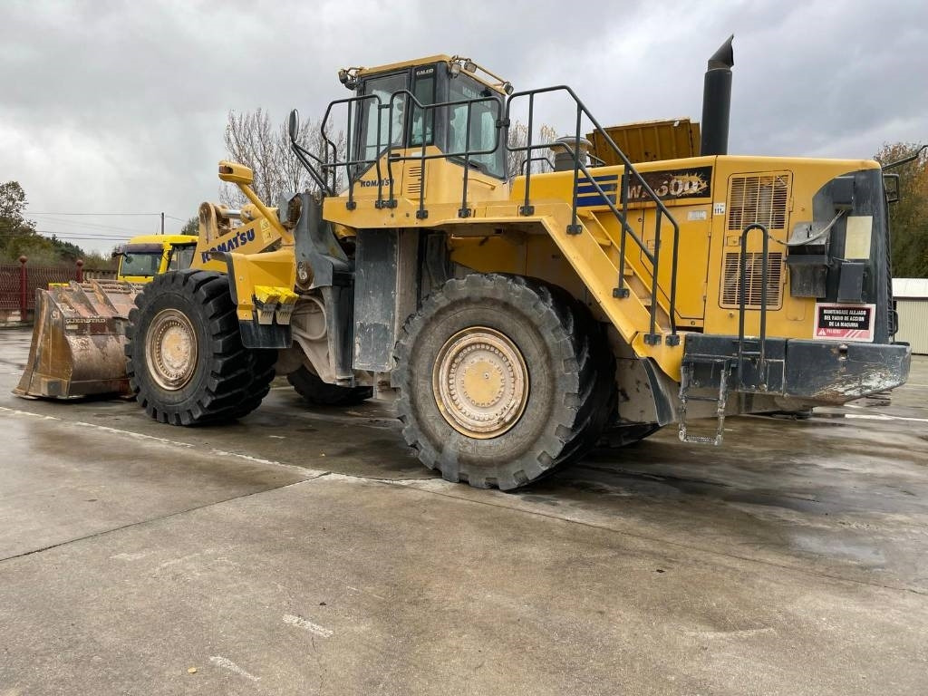 Chargeuse sur pneus Komatsu WA 600-6: photos 11