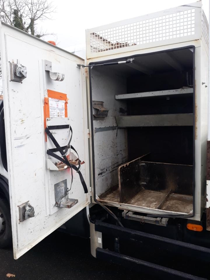Iveco Daily 70C18 tribenne + coffre - Camion benne: photos 5 Iveco Daily 70C18 tribenne + coffre - Camion benne: photos 5