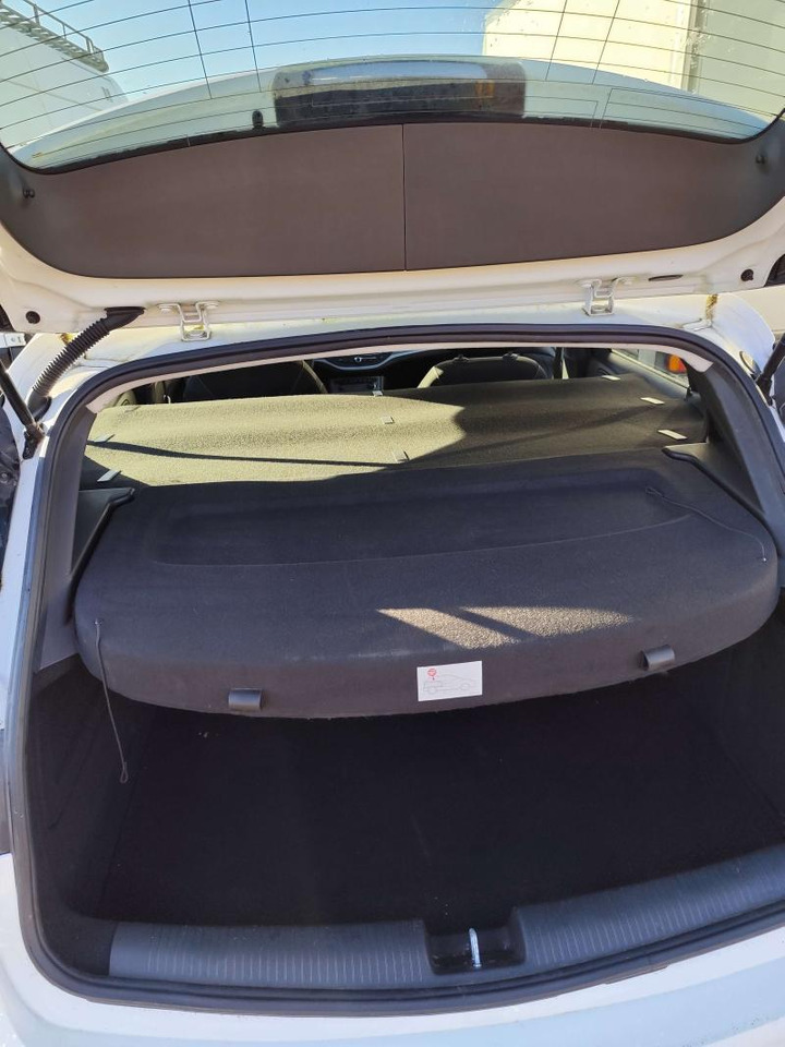 Opel Astra 1,5 Diesel 105 cv BVM6 5 places Edition business - Voiture: photos 4 Opel Astra 1,5 Diesel 105 cv BVM6 5 places Edition business - Voiture: photos 4