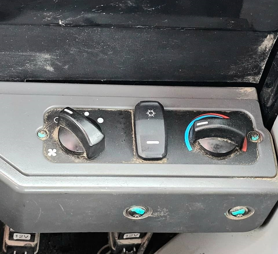 Pelle sur chenille CAT 307 E2: photos 38 Pelle sur chenille CAT 307 E2: photos 38