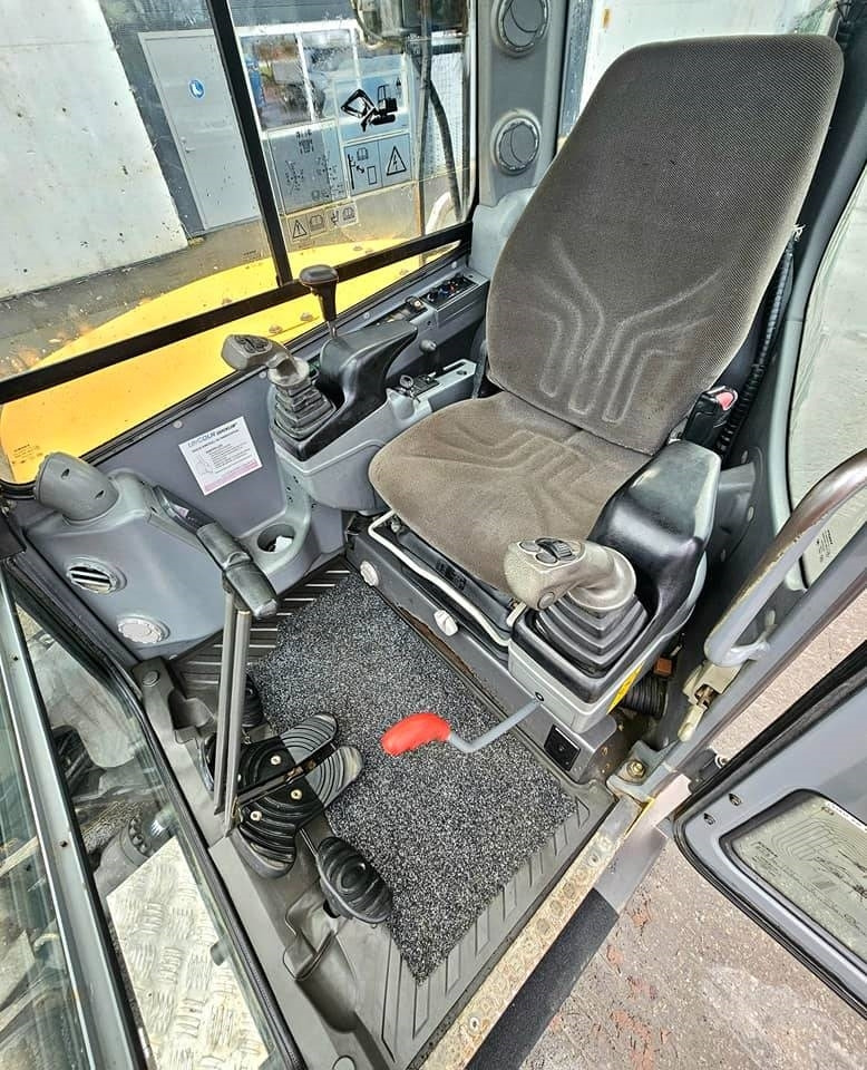 Mini pelle Volvo ECR 58: photos 31