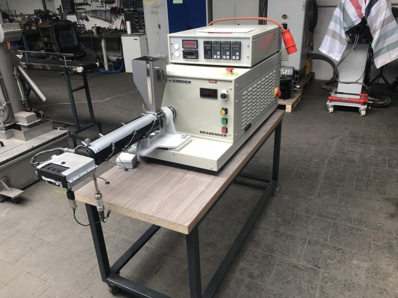 BRABENDER Lab-Einschneckenextruder - Machine-outil: photos 1 BRABENDER Lab-Einschneckenextruder - Machine-outil: photos 1