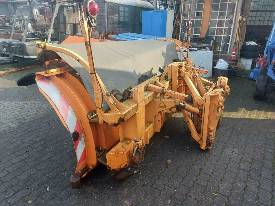 Beilhack Schneepflug Winterdienst Schmidt Schneeschild unimog - Lame à neige: photos 2 Beilhack Schneepflug Winterdienst Schmidt Schneeschild unimog - Lame à neige: photos 2