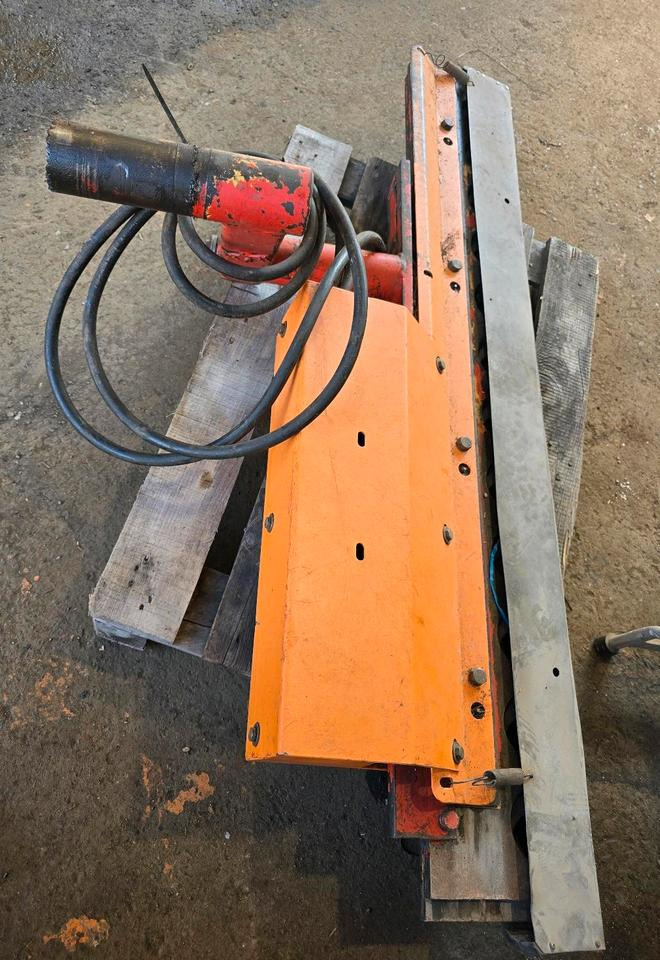 Dücker AWS Wallheckenschere Astschere Astkutter für Mähausleger UNA 500 600 Böschungsmäher Böschungsmulcher FME MKM Lichtraumprofilsäge - Epareuse: photos 1 Dücker AWS Wallheckenschere Astschere Astkutter für Mähausleger UNA 500 600 Böschungsmäher Böschungsmulcher FME MKM Lichtraumprofilsäge - Epareuse: photos 1