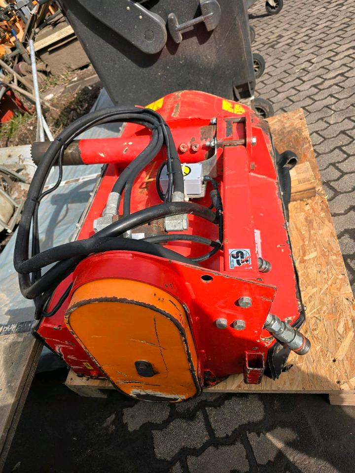 Dücker MKT 13 Mulchkopf Mähkopf Auslegemäher Böschungsmäher Böschungsmulcher UNA 500 600 Mähtronic - Epareuse: photos 4 Dücker MKT 13 Mulchkopf Mähkopf Auslegemäher Böschungsmäher Böschungsmulcher UNA 500 600 Mähtronic - Epareuse: photos 4