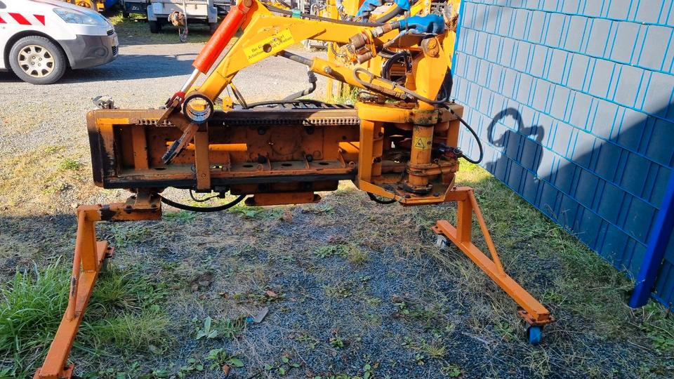Dücker UNA Mähausleger 100 Böschungsmulcher Böschungsmäher Seitenmulcher Multicar Ladog Bucher Unimog - Epareuse: photos 4 Dücker UNA Mähausleger 100 Böschungsmulcher Böschungsmäher Seitenmulcher Multicar Ladog Bucher Unimog - Epareuse: photos 4