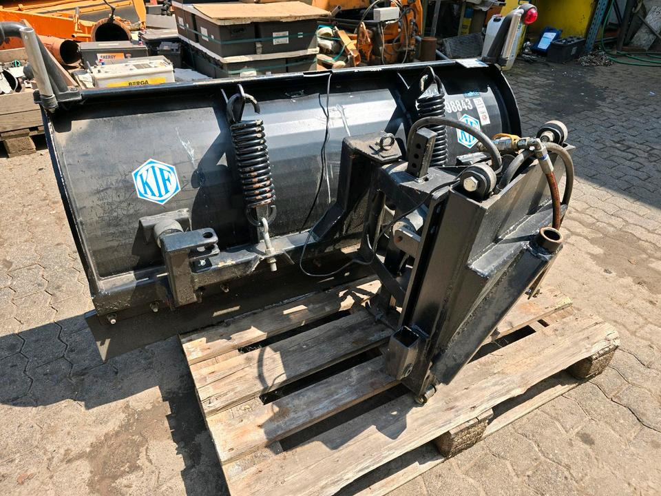 KIF CM 2000 Schneepflug Schneeschild Schneeschieber Räumschild Winterdienst für Kleintraktore Iseki Kubota Multicar - Lame à neige: photos 2 KIF CM 2000 Schneepflug Schneeschild Schneeschieber Räumschild Winterdienst für Kleintraktore Iseki Kubota Multicar - Lame à neige: photos 2