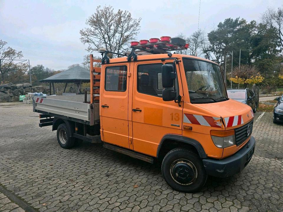 Mercedes-Benz Vario 613D Bluetec 5 Pritsche Doka LKW - Camion plateau: photos 1 Mercedes-Benz Vario 613D Bluetec 5 Pritsche Doka LKW - Camion plateau: photos 1