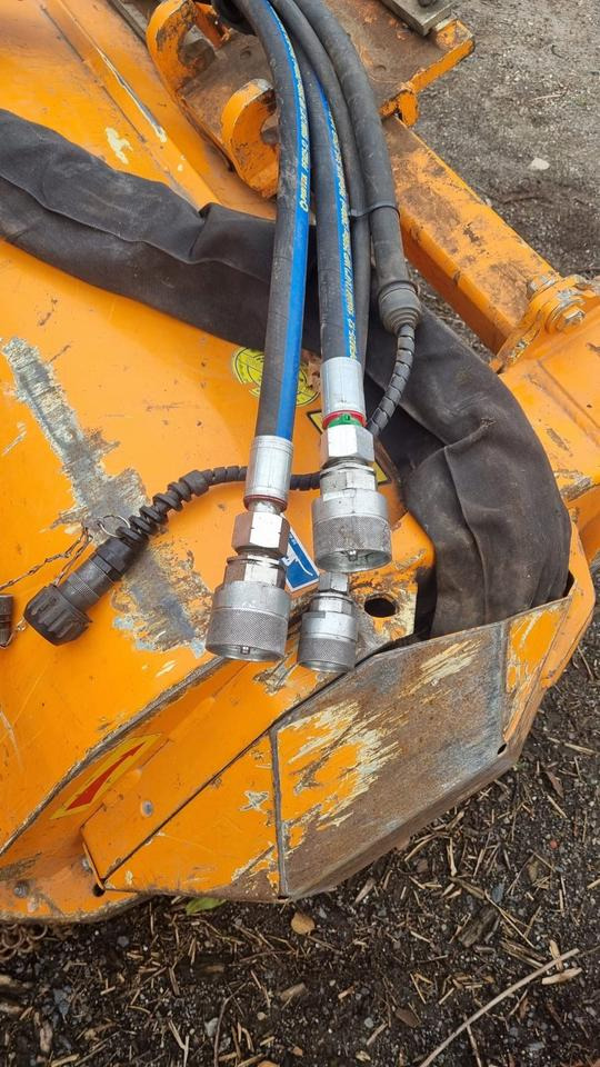 Mulag MK12 aus 2016 für Mähausleger FME MKM Böschungsmulcher Böschungsmäher Seitenmulcher Randstreifenmäher für Unimog U400 405 u 300 500 427 Dücker - Broyeur/ Épareuse: photos 4 Mulag MK12 aus 2016 für Mähausleger FME MKM Böschungsmulcher Böschungsmäher Seitenmulcher Randstreifenmäher für Unimog U400 405 u 300 500 427 Dücker - Broyeur/ Épareuse: photos 4