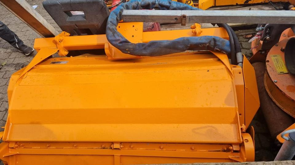 Mulag UMK12 aus 2016 für Mähausleger FME MKM Böschungsmulcher Böschungsmäher Seitenmulcher Randstreifenmäher für Unimog U400 405 u 300 500 427 Dücker - Broyeur/ Épareuse: photos 2 Mulag UMK12 aus 2016 für Mähausleger FME MKM Böschungsmulcher Böschungsmäher Seitenmulcher Randstreifenmäher für Unimog U400 405 u 300 500 427 Dücker - Broyeur/ Épareuse: photos 2