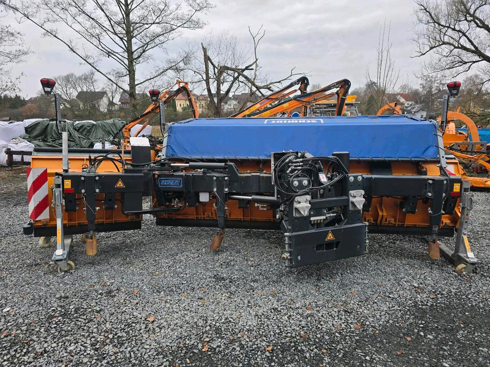 Neuer Schneepflug Schmidt ML 51-A 5,1m Schneeschild mit 24v Hydraulikanlage Schneeschieber Schmidt passend für LKW Autobahn Winterdienst - Lame à neige: photos 3 Neuer Schneepflug Schmidt ML 51-A 5,1m Schneeschild mit 24v Hydraulikanlage Schneeschieber Schmidt passend für LKW Autobahn Winterdienst - Lame à neige: photos 3