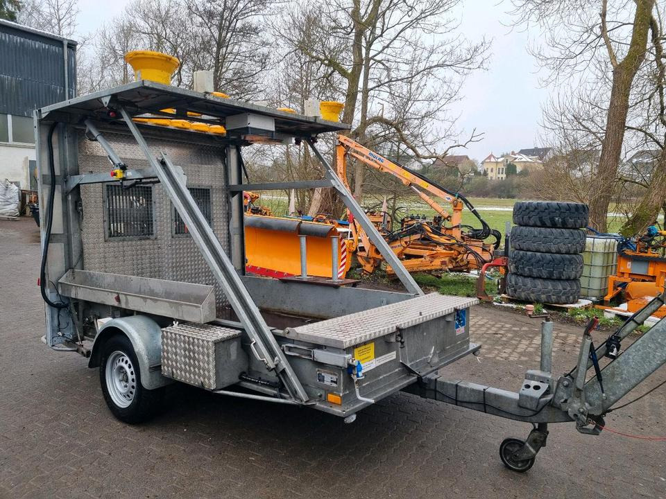 Mersch LED Absperrtafel 2017 Nissen Anlage Verkehrsleitanhänger Verkehrssicherungsanhänger Sperrwand Verkehrsleittafel Verkehrsleitanhänger - Remorque: photos 4 Mersch LED Absperrtafel 2017 Nissen Anlage Verkehrsleitanhänger Verkehrssicherungsanhänger Sperrwand Verkehrsleittafel Verkehrsleitanhänger - Remorque: photos 4