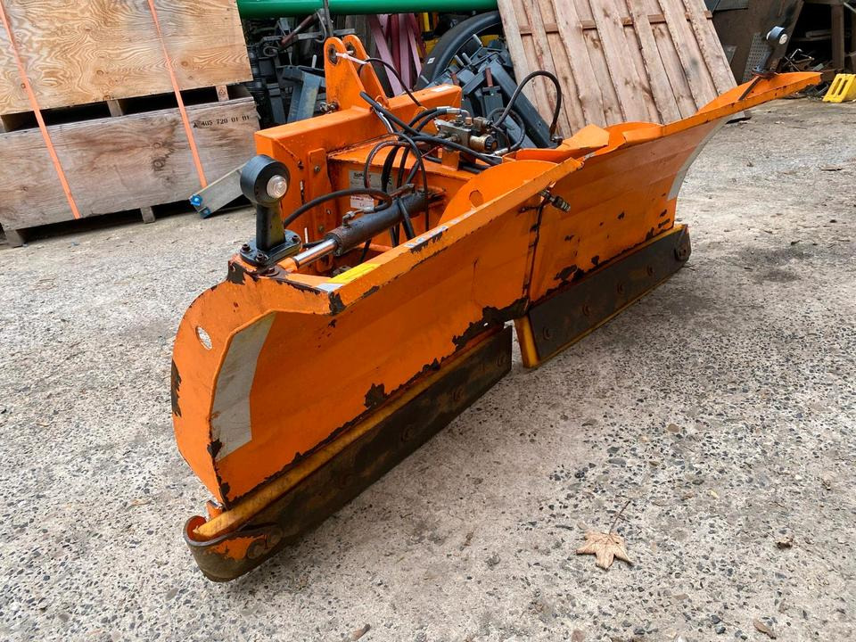 SaMASZ PSV 201 G V-Pflug Keilpflug Variopflug Schneeschieber Schneeschild Winterdienst Räumschild Schneepflug passend für Traktor Fronthydraulik - Lame à neige: photos 2 SaMASZ PSV 201 G V-Pflug Keilpflug Variopflug Schneeschieber Schneeschild Winterdienst Räumschild Schneepflug passend für Traktor Fronthydraulik - Lame à neige: photos 2